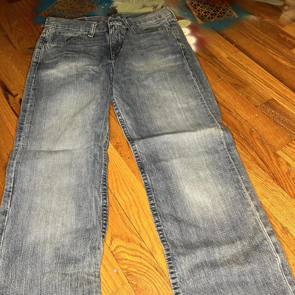 Levi's 514 Men's Jeans - Classic Denim Coolness